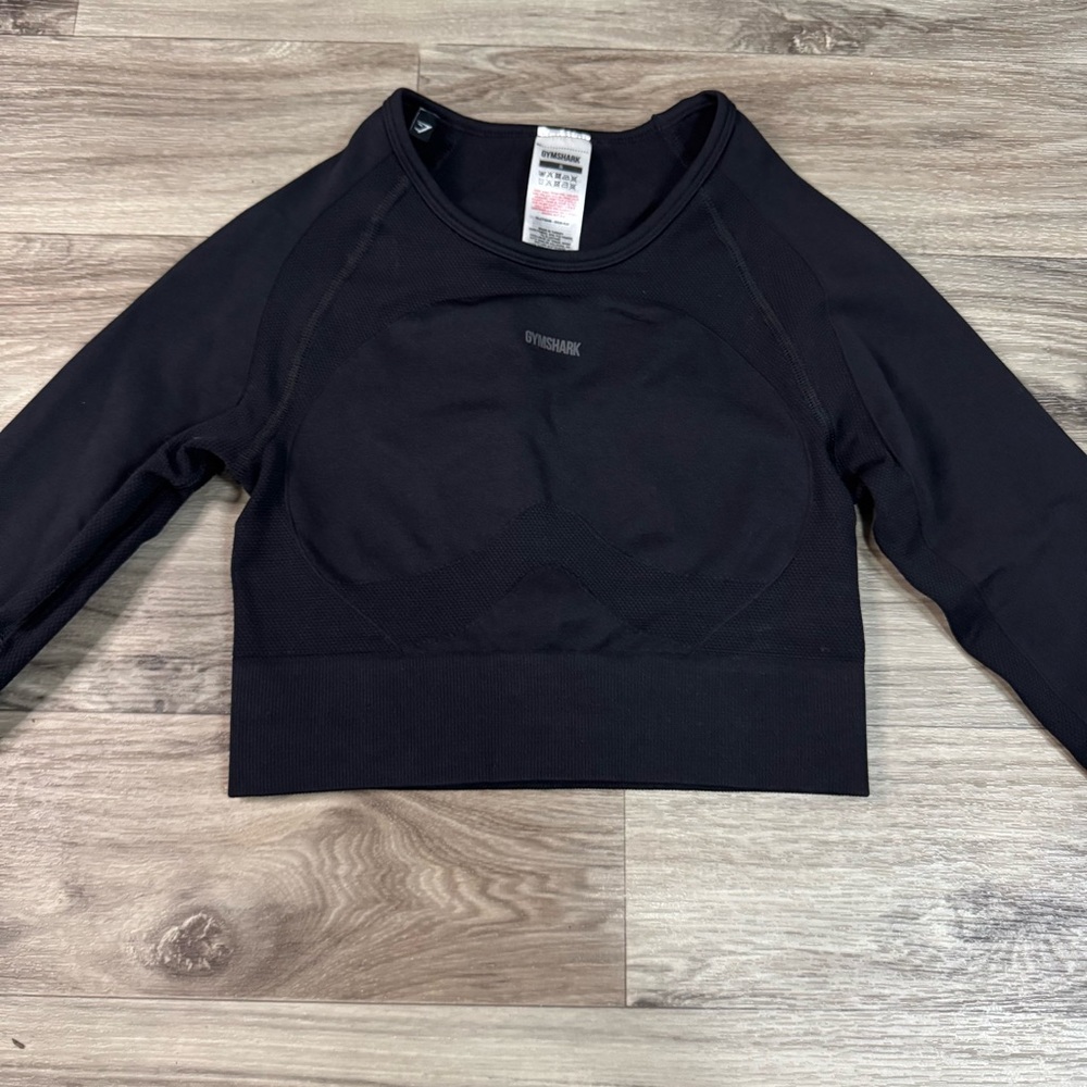 Gymshark Flex Sports Ling Sleeve Crop Athletic Top in Black Size Small